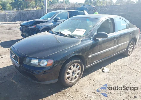 2001 Volvo S60 2.4 z USA, uszkodzony, nr VIN YV1RS61RX12065620